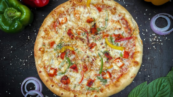 Tandoori Paneer Tikka Piza of Desi Pizza Factory, Dubai